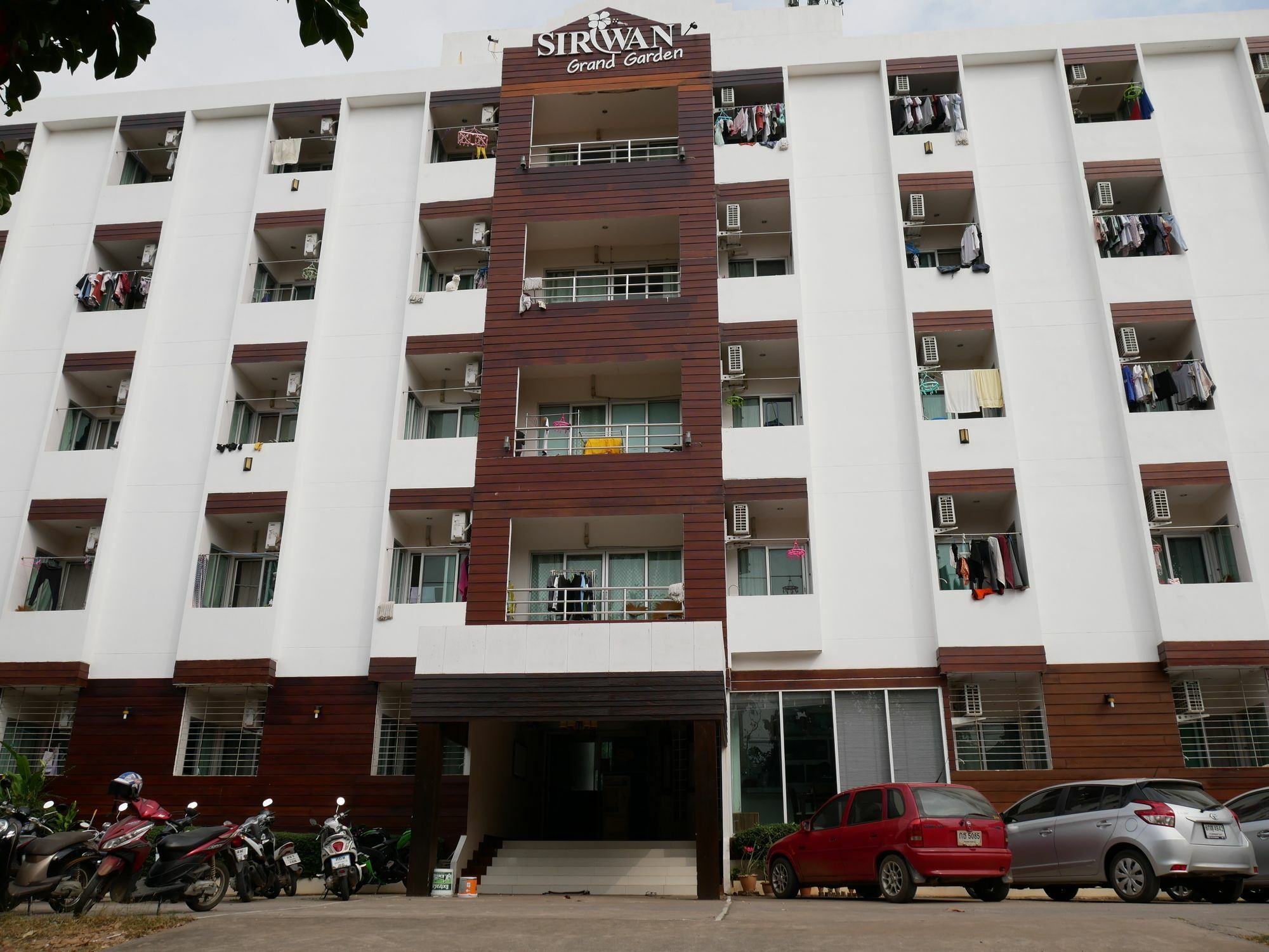 Siriwan Grand Garden Apartment Khonken Kültér fotó