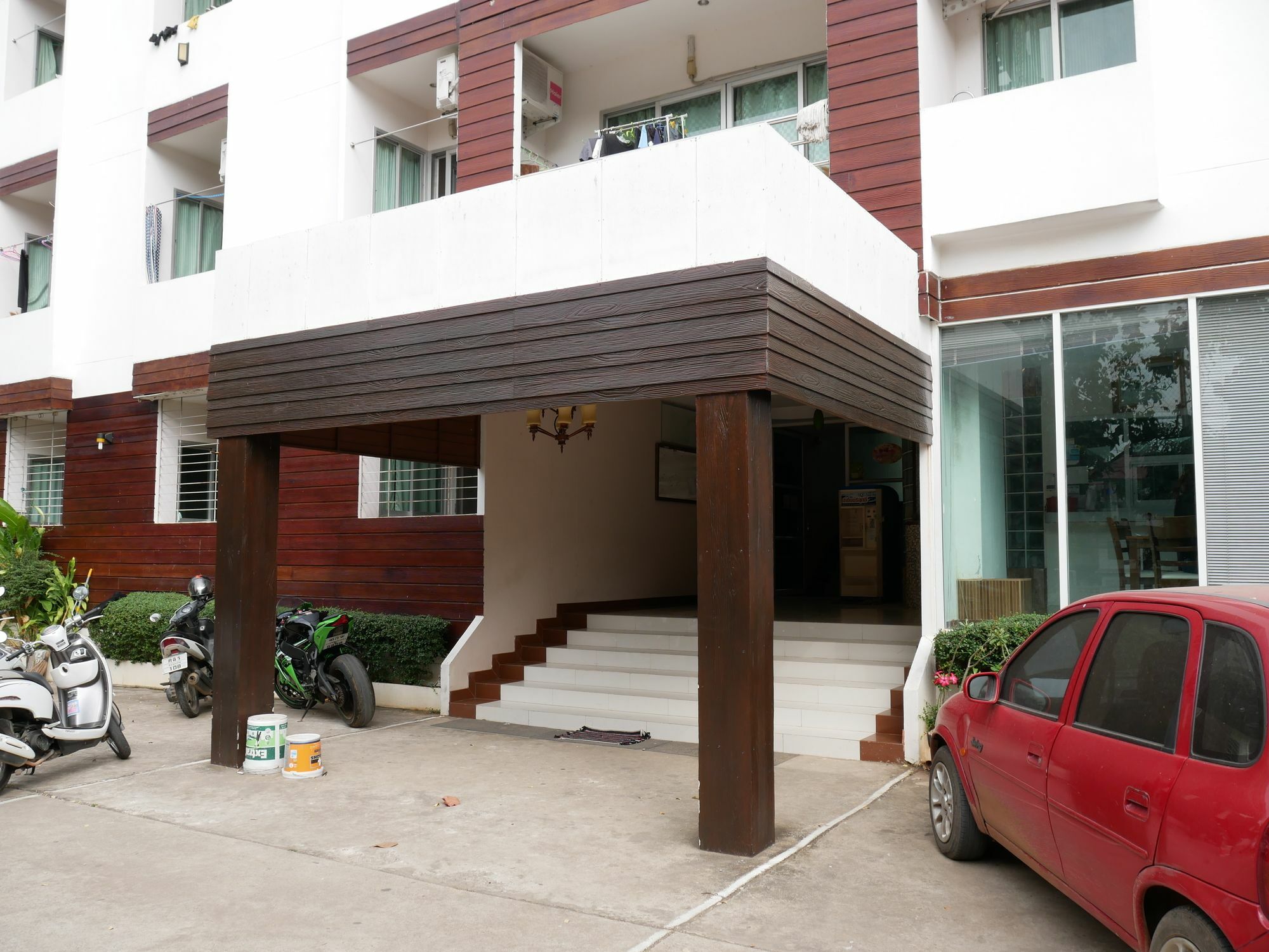 Siriwan Grand Garden Apartment Khonken Kültér fotó